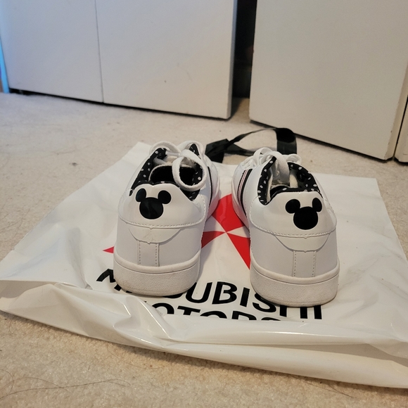 Mickey mouse disney collection white sneakers - Picture 2 of 4